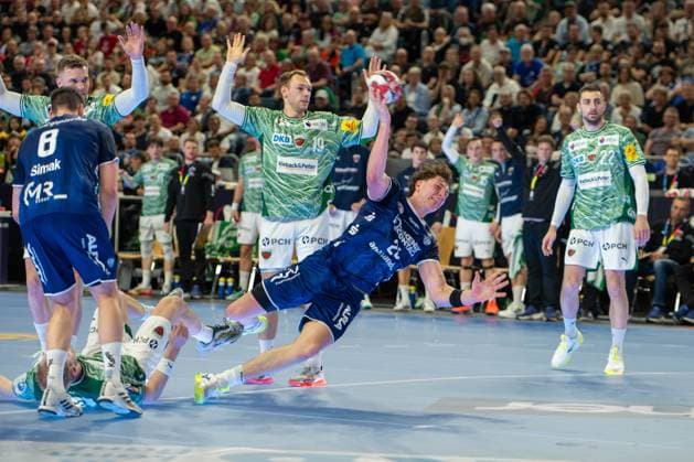 Hendrik Wagner, Rueckraum (TBV Lemgo Lippe 28), Mathias Gidsel, Rueckraum, (Fuechse Berlin 19), TBV Lemgo Lippe vs. Fuechse Berlin, DHB-Pokal Maenner, Herren, 5. Spieltag, Halbfinale, Daikin HBL, Lidl Final 4, 18.04.2026 Köln NRW Deutschland