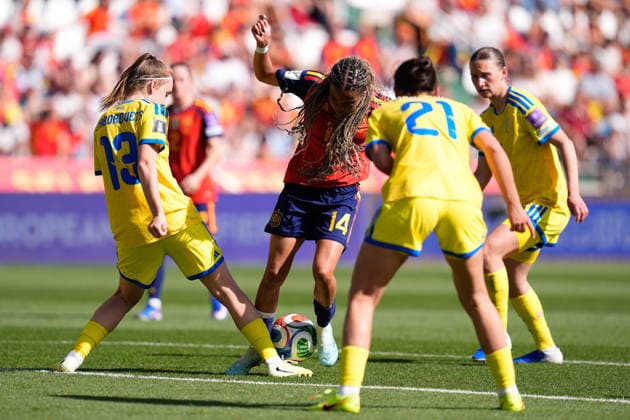 April 18, 2026, Cordoba, Cordoba, Spain: Vicky Lopez of Spain in action during the European WomenÃ¢â‚¬â ¢s qualifiers for the FIFA WomenÃ¢â‚¬â ¢s World Cup 2027, League Phase MD4, football match played between Spain and Ukraine at Bahrain Victorious Nuevo Arcangel stadium on April 18, 2026, in Cordoba, Spain. Spain V Ukraine - European WomenÃ¢â‚¬â ¢S Qualifiers League Phase MD4  - ZUMAa181 20260418_zaa_a181_143 Copyright: xDennisxAgyemanx