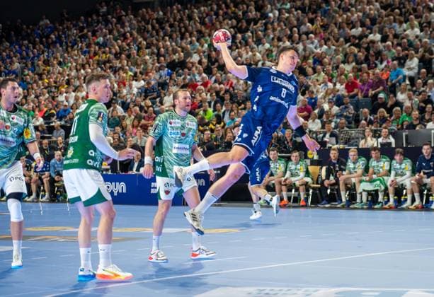 Frederik Simak, Rueckraum (TBV Lemgo Lippe 8), TBV Lemgo Lippe vs. Fuechse Berlin, DHB-Pokal Maenner, Herren, 5. Spieltag, Halbfinale, Daikin HBL, Lidl Final 4, 18.04.2026 Köln NRW Deutschland