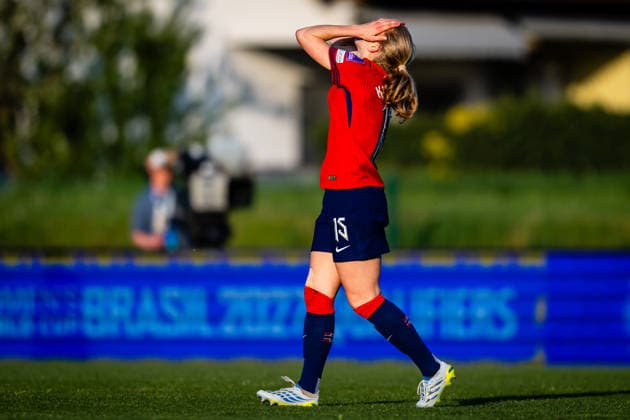 260418 Justine Kielland of Norway looks dejected during the FIFA Women s World Cup Qualifier football match between Slovenia and Norway on April 18, 2026 in Ptuj. Photo: Marius Simensen BILDBYRAN COP 238 MM0066 bbeng dam depp FIFA World Cup, WM, Weltmeisterschaft, Fussball qualifiers football fotball fotboll landskamp norge norway slovenia slovenien soccer vm kvalik vm-kvalifisering kvinner Copyright: MARIUSxSIMENSEN BB260418ZY009