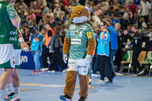 Fuechsi, Masskotchen der Berliner, TBV Lemgo Lippe vs. Fuechse Berlin, DHB-Pokal Maenner, Herren, 5. Spieltag, Halbfinale, Daikin HBL, Lidl Final 4, 18.04.2026 Köln NRW Deutschland