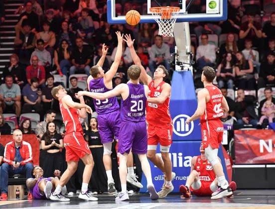 18.04.2026 - Basketball - Saison 2025 2026 - 2. Bundesliga Pro-A - 12. Spieltag: Nürnberg Falcons Basketball Club NBC - BG Göttingen - OGo - xogox - Wesley Nelson Dreamer (35, BG Göttingen ) Janis Jünemann (20, BG Göttingen ) Brandton Dean Chatfield (33, Nürnberg Falcons BC NBC )