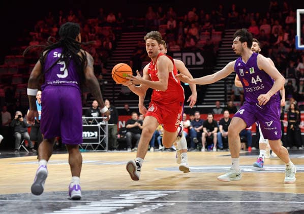 18.04.2026 - Basketball - Saison 2025 2026 - 2. Bundesliga Pro-A - 12. Spieltag: Nürnberg Falcons Basketball Club NBC - BG Göttingen - OGo - xogox - Jordan Sears (3, BG Göttingen ) Christian Feneberg (7, Nürnberg Falcons BC NBC ) Lars Lagerpusch (44, Nürnberg Falcons BC NBC )