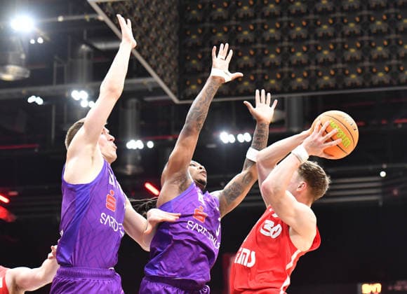 18.04.2026 - Basketball - Saison 2025 2026 - 2. Bundesliga Pro-A - 12. Spieltag: Nürnberg Falcons Basketball Club NBC - BG Göttingen - OGo - xogox - Robin Lodders (11, BG Göttingen ) Jordan Sears (3, BG Göttingen ) Vincent John Friederici (30, Nürnberg Falcons BC NBC )
