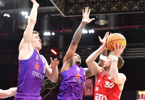 18.04.2026 - Basketball - Saison 2025 2026 - 2. Bundesliga Pro-A - 12. Spieltag: Nürnberg Falcons Basketball Club NBC - BG Göttingen - OGo - xogox - Robin Lodders (11, BG Göttingen ) Jordan Sears (3, BG Göttingen ) Vincent John Friederici (30, Nürnberg Falcons BC NBC )
