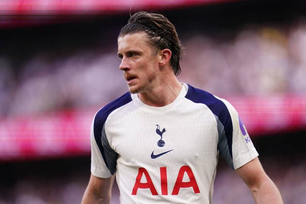 Premier League: Tottenham Hotspur v Brighton & Hove Albion Conor Gallagher of Tottenham Hotspur during the Premier League match Tottenham Hotspur vs Brighton & Hove Albion at Tottenham Hotspur Stadium, London, United Kingdom on 18 April 2026 (Photo by Harvey Murphy News Images) Copyright: xHarveyxMurphy NewsxImagesx