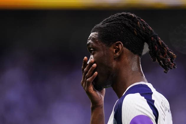 Premier League: Tottenham Hotspur v Brighton & Hove Albion Yves Bissouma of Tottenham Hotspur during the Premier League match Tottenham Hotspur vs Brighton & Hove Albion at Tottenham Hotspur Stadium, London, United Kingdom on 18 April 2026 (Photo by Harvey Murphy News Images) Copyright: xHarveyxMurphy NewsxImagesx