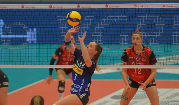18.04.2026, Suhls Lara Nagels stellt den Ball, Volleyball, Damen, Finalrunde, Dresdner SC - VfB Suhl, (c) Dresden
