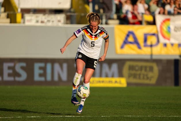 Ried im Innkreis, Österreich 18. April 2026: Frauen WM-Qualifikationsspiel Österreich vs. Deutschland - Länderspiel Im Bild: Janina Minge (Deutschland) Copyright: HMBxMedia MadeleinexFantini