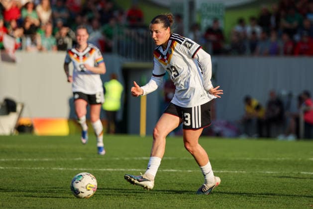 Ried im Innkreis, Österreich 18. April 2026: Frauen WM-Qualifikationsspiel Österreich vs. Deutschland - Länderspiel Im Bild: Carlotta Wamser (Deutschland) Copyright: HMBxMedia MadeleinexFantini