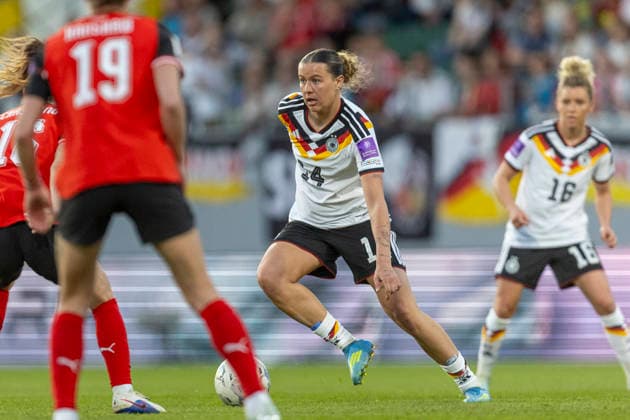 AUT, Ried im Innkreis, Fußball, Frauen WM Qualifikation, 4. Spieltag, Oesterreich vs. Deutschland im Bild v.l.: Larissa Muehlhaus (Germany 14), Aktion mit Ball. 18.04.2026, BWT X Oberoesterreichische Arena Ried im Innkreis UEFA REGULATIONS PROHIBIT ANY USE OF PHOTOGRAPHS AS IMAGE SEQUENCES AND OR QUASI-VIDEO, Copyright: HMBxMedia PaulxFritz