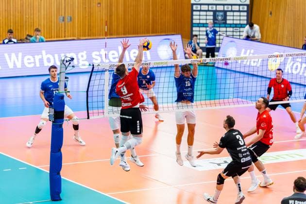 18.04.2026, GER, Volleyball, 2.BL Maenner Sued PlayOff (Best of 2 mit Golden Set), Saison 2025 2026, Blue Volleys Gotha - Enervigo Volleys Dresden Paul Schneider (Enervigo Volleys Dresden) 99867 Gotha Sporthalle Sportanlage Ernesti Thüringen Deutschland