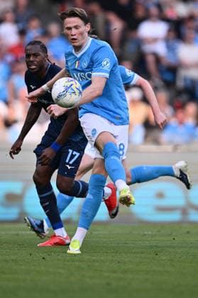 SSC Napoli v SS Lazio - Serie A Scott McTominay of S.S.C. Napoli is in action during the 33rd day of the Serie A Championship between S.S.C. Napoli and S.S. Lazio at the Diego Armando Maradona Stadium on April 18, 2026, in Naples, Italy. Naples Italy  Copyright: xDomenicoxCippitellix originalFilename:cippitelli-sscnapol260418_np8En.jpg