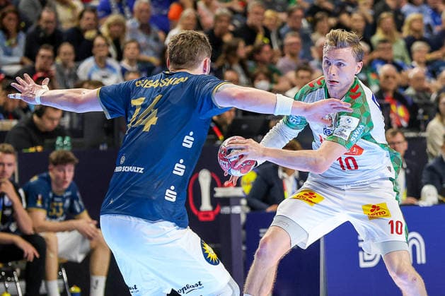 18.04.2026, xsscx, Handball, DHB-Pokal Lidl Final4, Halbfinale, Bergischer HC - SC Magdeburg, Saison 2025 2026 Herren, Lanxess Arena, Köln: Gerdas Babarskas (Bergischer HC 14) im Zweikampf gegen Gisli Kristjansson (SC Magdeburg 10) Photo: xSandraxScherningxPressefotoKochx Nordrhein-Westfalen Deutschland