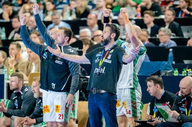Köln, 18.04.2026, Handball, Herren, Lidl Final4, DHB Pokal, Halbfinale, Bergischer HC - SC Magdeburg Bennet Wiegert (SC Magdeburg) emotional am Spielfeldrand Köln Lanxess Arena NRW Germany