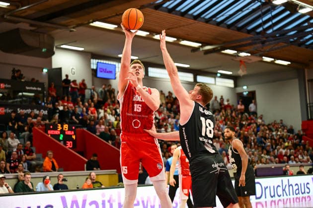 Till Gloger, Björn Rohwer 2.Bundesliga Pro A, 32. Spieltag, 46ers, Basketball, Basketball Saison 2025 2026, BBL, Köln in rot, Deutschland, Giessen 46ers RheinStars Köln, Giessen in schwarz, Herren, Männer