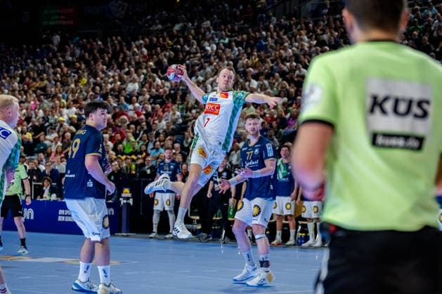 Köln, 18.04.2026, Handball, Herren, Lidl Final4, DHB Pokal, Halbfinale, Bergischer HC - SC Magdeburg Felix Claar (SC Magdeburg, 7) beim Torwurf Köln Lanxess Arena NRW Germany