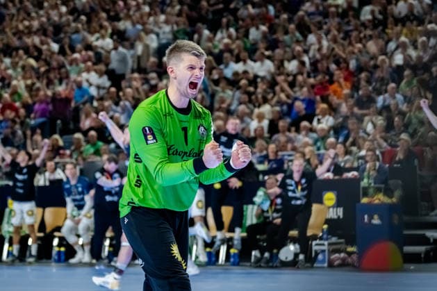 Köln, 18.04.2026, Handball, Herren, Lidl Final4, DHB Pokal, Halbfinale, Bergischer HC - SC Magdeburg Christopher Rudeck (Bergischer HC, 1) jubelt nach einer Parade Köln Lanxess Arena NRW Germany