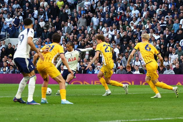 Premier League: Tottenham Hotspur v Brighton & Hove Albion LONDON, UK - 18th Apr 2026: Xavi Simons of Tottenham Hotspur scores his side s second goal during the Premier League match between Tottenham Hotspur FC and Brighton & Hove Albion FC at Tottenham Hotspur Stadium London Tottenham Hotspur Stadium England United Kingdom Copyright: xCraigxMercerx xPeakxActionxPhotosx