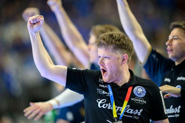 Jubel Trainer Markus Pütz (BHC). Halbfinale, Bergischer HC (BHC) - SC Magdeburg (SCM), am 18.04.2026 Handball DHB-Pokal Final4, vom 18.04 - 19.04.2026 in Koeln Deutschland. Lanxess Arena