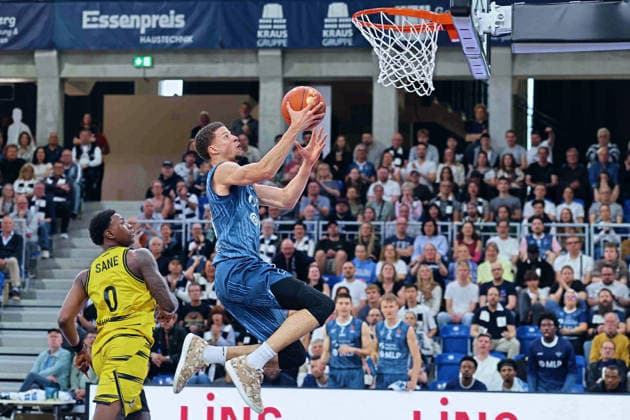 Samuell Williamson (MLP Academics Heidelberg, 10)beim Dunk. GER, MLP Academics Heidelberg vs. MHP Riesen Ludwigsburg, Basketball, easycredit Basketball Bundesliga, 30.Spieltag, Saison, 2025 2026, 18.04.2026 GER, MLP Academics Heidelberg vs. MHP Riesen Ludwigsburg, Basketball, easycredit Basketball Bundesliga, 30.Spieltag, Saison, 2025 2026, 18.04.2026 Heidelberg Copyright: xEibner-Pressefoto JoergxHirschx EP_JHH