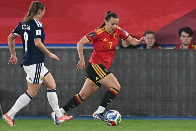 20260418 BELGIUM VS SCOTLAND Hannah Eurlings (7) of Belgium pictured in a duel with Miriael Taylor (8) of Scotland during a women football game between the national teams of Belgium, called the Red Flames and Scotland on the 4th matchday in the league phase of the Uefa Womens Qualifiers, on Saturday 18 April 2026 in Leuven , BELGIUM . Photo Sportpix David Catry Leuven BELGIUM  Copyright: xDavidxCatryx 20260418DC2_3005