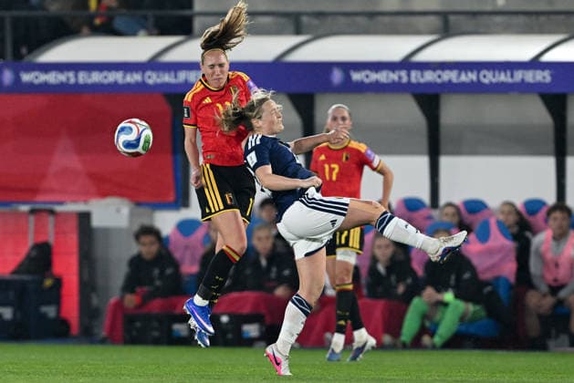 20260418 BELGIUM VS SCOTLAND Janice Cayman (11) of Belgium fighting for the ball with Erin Cuthbert (22) of Scotland during a women football game between the national teams of Belgium, called the Red Flames and Scotland on the 4th matchday in the league phase of the Uefa Womens Qualifiers, on Saturday 18 April 2026 in Leuven , BELGIUM . Photo Sportpix David Catry Leuven BELGIUM  Copyright: xDavidxCatryx 20260418DC2_3265
