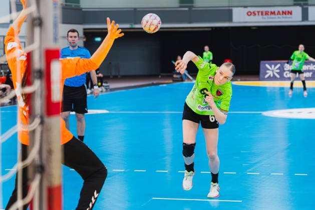 Alissa Katarina Werle (Fuechse Berlin, 66) beim Wurf TSV Bayer 04 Leverkusen vs. Fuechse Berlin, Handball, 2.Handball-Bundesliga, 24.Spieltag, Saison 2025 26, 18.04.2026, TSV Bayer 04 Leverkusen vs. Fuechse Berlin, Handball, 2.HBL, 24.Spieltag, Saison 2025 26, 18.04.2026 Leverkusen Copyright: xEibner-Pressefoto LukasxBaldygax EP_LBA