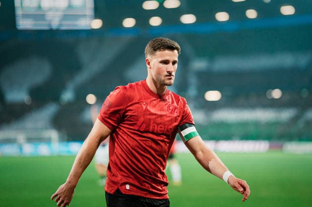 2. Bundesliga: Hannover 96 vs. SC Paderborn, 18.04.2026 Enzo Leopold (Hannover 96, 8); Fußball, 2. Bundesliga, 30. Spieltag: Hannover 96 vs. SC Paderborn am 18.04.2026 in der Heinz von Heiden Arena, Hannover DFL REGULATIONS PROHIBIT ANY USE OF PHOTOGRAPHS AS IMAGE SEQUENCES AND OR QUASI-VIDEO.