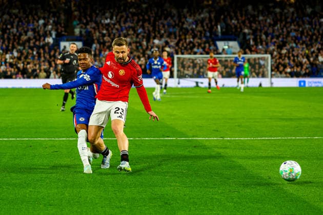 Chelsea v Manchester United, ManU Premier League EstÃªvao (41) of Chelsea shoots towards the goal during the Premier League match between Chelsea and Manchester United at Stamford Bridge, London, UK on 18 April 2026. Editorial use only DataCo restrictions apply See www.football-dataco.com , Copyright: xNigelxKeenex PSI-24104-0031