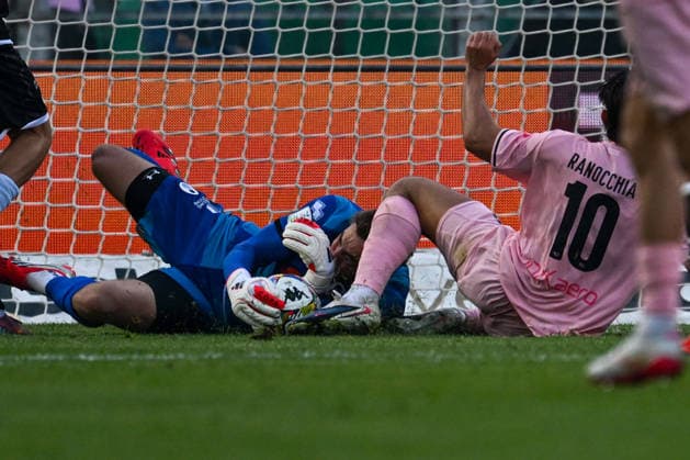 Trauma for Jonathan Klinsmann (Cesena F.C.) after the clash with Filippo Ranocchia (Palermo F.C.) during the Italian Serie BKT match between Palermo F.C. vs Cesena F.C, 18th April 2026 at the Renzo Barbera stadium in Palermo, Italy  Copyright: xVincenzoxOrlando IPAxSportx xipa-agency.netx xx IPA_74054319 IPA_Agency_IPA74054319