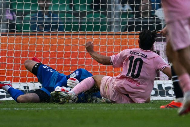 Trauma for Jonathan Klinsmann (Cesena F.C.) after the clash with Filippo Ranocchia (Palermo F.C.) during the Italian Serie BKT match between Palermo F.C. vs Cesena F.C, 18th April 2026 at the Renzo Barbera stadium in Palermo, Italy  Copyright: xVincenzoxOrlando IPAxSportx xipa-agency.netx xx IPA_74054325 IPA_Agency_IPA74054325
