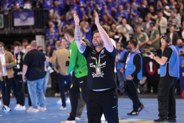 18.04.2026, xgox, Handball - DHB Pokal 1 2 Finale Bergischer HC - SC Magdeburg emspor, v.l. Arnor Gunnarsson (Bergischer HC, Trainer) Jubel ueber den Sieg, Jubel nach Spielende Koeln