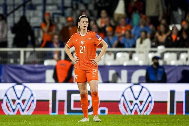 AUXERRE - Damaris Egurrola of the Netherlands reacts to the 1-0 during the World Cup Qualifying match between France (women) and the Netherlands (women) at Stade AbbÃ -Deschamps on 18 April 2026 in Auxerre, France. TOBIAS KLEUVER ANP FIFA Women s World Cup 2027 Qualifier 2025-2026 xVIxANPxSportx xxANPxIVx 556140675 originalFilename: 556140675.jpg