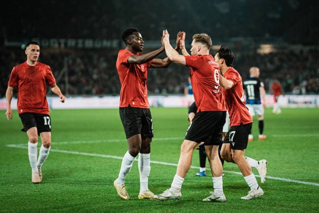2. Bundesliga: Hannover 96 vs. SC Paderborn, 18.04.2026 TOR, JUBEL zum 1:1 durch Paul Benjamin Sven-Eber Källman (Hannover 96, 9), hier mit Mustapha Bundu (Hannover 96, 7); Fußball, 2. Bundesliga, 30. Spieltag: Hannover 96 vs. SC Paderborn am 18.04.2026 in der Heinz von Heiden Arena, Hannover DFL REGULATIONS PROHIBIT ANY USE OF PHOTOGRAPHS AS IMAGE SEQUENCES AND OR QUASI-VIDEO.