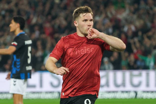 2. Bundesliga - Hannover 96 - SC Paderborn am 18.04.2026 in der Heinz von Heiden Arena in Hannover Jubel, Torjubel, Torschuetze, Torschütze Benjamin Källman Kaellman (Hannover 9) jubelt nach seinem Tor zum 1 zu 1