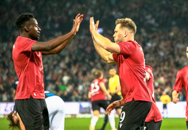 Deutschland: Fussball 2.Bundesliga 2025 2026, 30. Spieltag - Hannover 96 vs SC Paderborn 07 - Heinz von Heiden Arena Stadion (Hannover): Tor und Torjubel zum Benjamin Källman Benjamin Kallman (Hannover 96, 9) Mustapha Bundu (Hannover 96, 7) Hannover