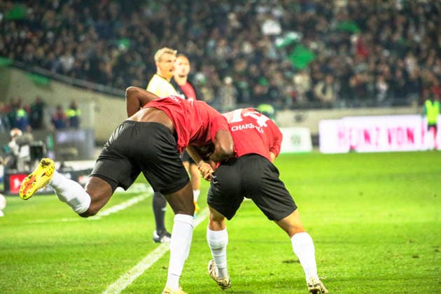 Deutschland: Fussball 2.Bundesliga 2025 2026, 30. Spieltag - Hannover 96 vs SC Paderborn 07 - Heinz von Heiden Arena Stadion (Hannover): Freude, Emotionen, Jubel Mustapha Bundu (Hannover 96, 7) Husseyn Chakroun (Hannover 96, 14) Hannover