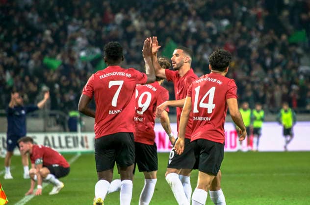 Deutschland: Fussball 2.Bundesliga 2025 2026, 30. Spieltag - Hannover 96 vs SC Paderborn 07 - Heinz von Heiden Arena Stadion (Hannover): Freude, Emotionen, Jubel Mustapha Bundu (Hannover 96, 7) Husseyn Chakroun (Hannover 96, 14) Kolja Oudenne (Hannover 96, 29) Waniss TaÃ¯bi Waniss Taibi (Hannover 96, 26) Hannover