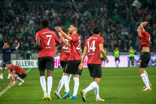 Deutschland: Fussball 2.Bundesliga 2025 2026, 30. Spieltag - Hannover 96 vs SC Paderborn 07 - Heinz von Heiden Arena Stadion (Hannover): Freude, Emotionen, Jubel Mustapha Bundu (Hannover 96, 7) Husseyn Chakroun (Hannover 96, 14) Kolja Oudenne (Hannover 96, 29) Waniss TaÃ¯bi Waniss Taibi (Hannover 96, 26) Hannover