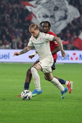 FOOTBALL : LOSC Lille vs OGC Nice- Ligue 1 J30 - 18 04 2026 Melvin BARD (OGC Nice) lors du match LOSC Lille vs OGC Nice, Ligue 1 J30, Decathlon Arena stade Pierre Mauroy, le 18 avril 2026 - photo Laurent Sanson PsnewZ  Copyright: xLaurentxSANSONx xPsnewZx