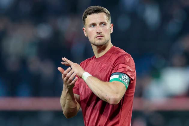 Enzo Leopold (Hannover 96) schaut enttaeuscht, 2. Bundesliga, Hannover 96 v SC Paderborn 07, Heinz von Heiden Arena am 18. April 2026 in Hannover, Deutschland. (Foto von Marco Steinbrenner DeFodi Images) Enzo Leopold (Hannover 96) looks dejected, 2. Bundesliga, Hannover 96 v SC Paderborn 07, Heinz von Heiden Arena, April 18, 2026 in Hanover, Germany. (Photo by Marco Steinbrenner DeFodi Images) -