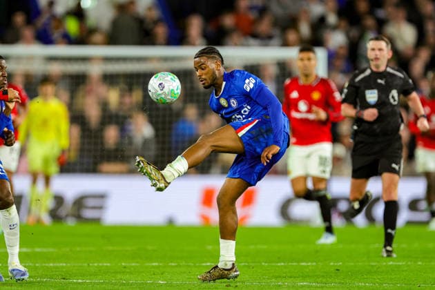 Chelsea v Manchester United, ManU Premier League Jorrel Hato (21) of Chelsea during the Premier League match between Chelsea and Manchester United at Stamford Bridge, London, UK on 18 April 2026. Editorial use only DataCo restrictions apply See www.football-dataco.com , Copyright: xNigelxKeenex PSI-24104-0057