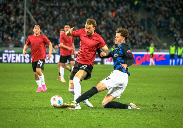 Deutschland: Fussball 2.Bundesliga 2025 2026, 30. Spieltag - Hannover 96 vs SC Paderborn 07 - Heinz von Heiden Arena Stadion (Hannover): Kolja Oudenne (Hannover 96, 29) Hannover