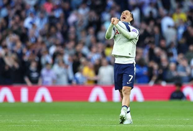 Xavi Simons of Tottenham Hotspur reacts after final whistle Tottenham Hotspur v Brighton and Hove Albion, Premier League, Football, Tottenham Hotspur Stadium, London, UK - 18 Apr 2026London Tottenham Hotspur Stadium United Kingdom EDITORIAL USE ONLY No use with unauthorised audio, video, data, fixture lists, club league logos or live services. Online in-match use limited to 120 images, no video emulation. No use in betting, games or single club league player publications. Copyright: xMichaelxZemanek Shutterstockx 16832172cx