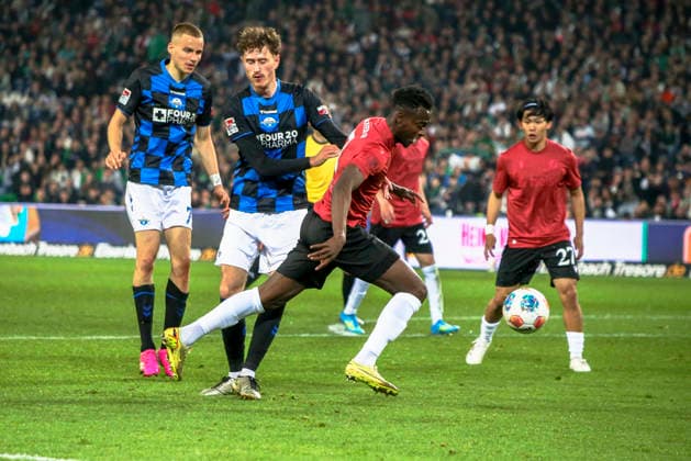 Deutschland: Fussball 2.Bundesliga 2025 2026, 30. Spieltag - Hannover 96 vs SC Paderborn 07 - Heinz von Heiden Arena Stadion (Hannover): Mustapha Bundu (Hannover 96, 7) Hannover