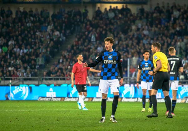 Deutschland: Fussball 2.Bundesliga 2025 2026, 30. Spieltag - Hannover 96 vs SC Paderborn 07 - Heinz von Heiden Arena Stadion (Hannover): Calvin Brackelmann (SC Paderborn 07, 4) Hannover