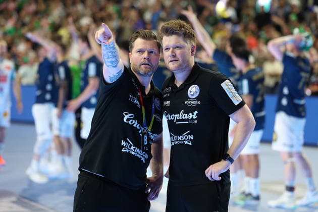 GER, Lanxess Arena Koeln, HBL, LIDL FINAL4, Men, 2. Halbfinale: bergischer HC vs. SC Magdeburg 18.04.2026, Lanxess Arena , Koeln , GER, Lanxess Arena Koeln, HBL, LIDL FINAL4, Men, 2. Halbfinale: bergischer HC vs. SC Magdeburg, im Bild: Arnor Þor Gunnarsson Chef-Trainer (BHC), Markus Pütz Puetz Co-Trainer (BHC),