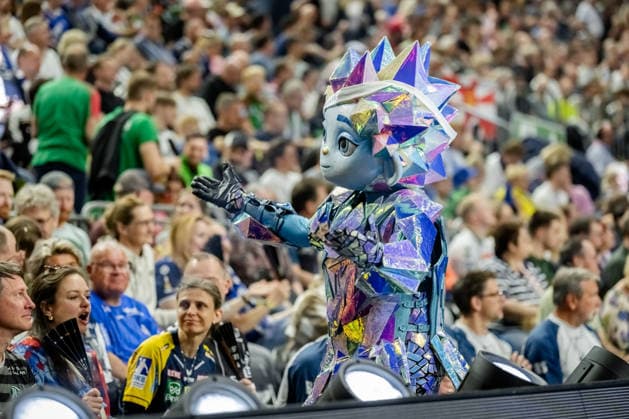 Köln, 18.04.2026, Handball, Herren, Lidl Final4, DHB Pokal, Halbfinale, TBV Lemgo Lippe - Füchse Berlin Daikin Maskottchen vor dem 1. Halbfinale Köln Lanxess Arena NRW Germany