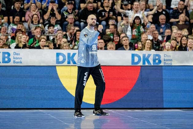 Köln, 18.04.2026, Handball, Herren, Lidl Final4, DHB Pokal, Halbfinale, TBV Lemgo Lippe - Füchse Berlin Urh Kastelic (TBV Lemgo, 99) jubelt nach einer Parade Köln Lanxess Arena NRW Germany
